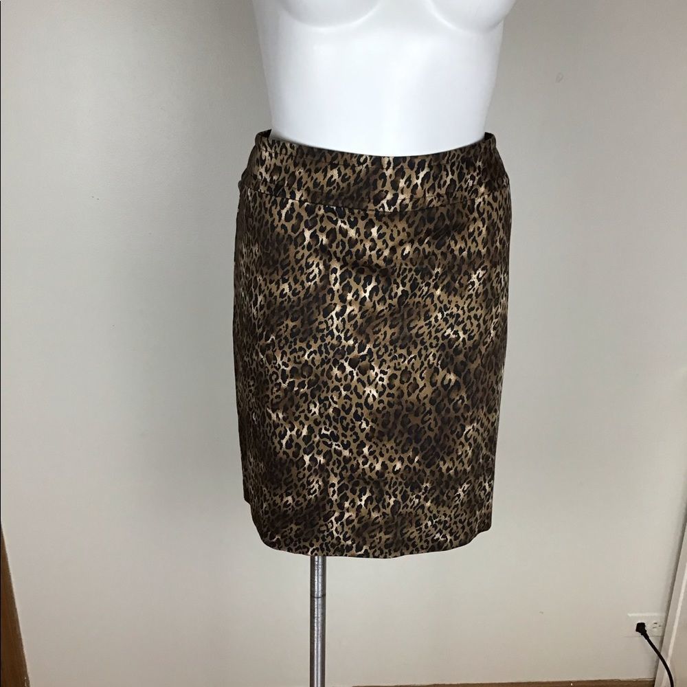 Liz Claiborne animal print skirt size 12.